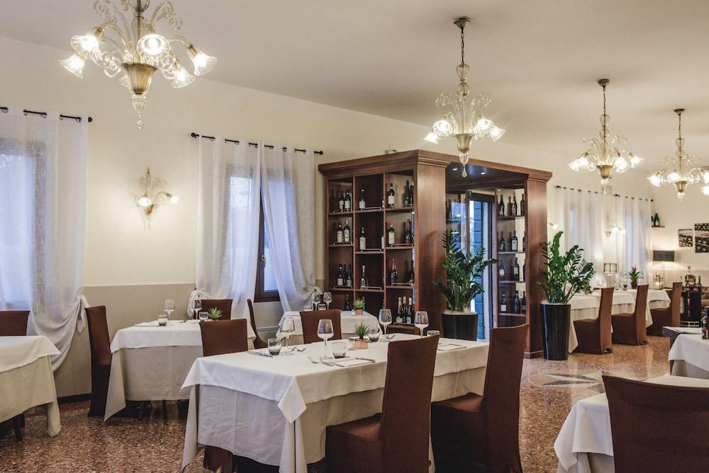 Hotel Alla Villa Fini Dolo Bagian luar foto
