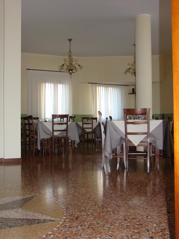 Hotel Alla Villa Fini Dolo Bagian luar foto
