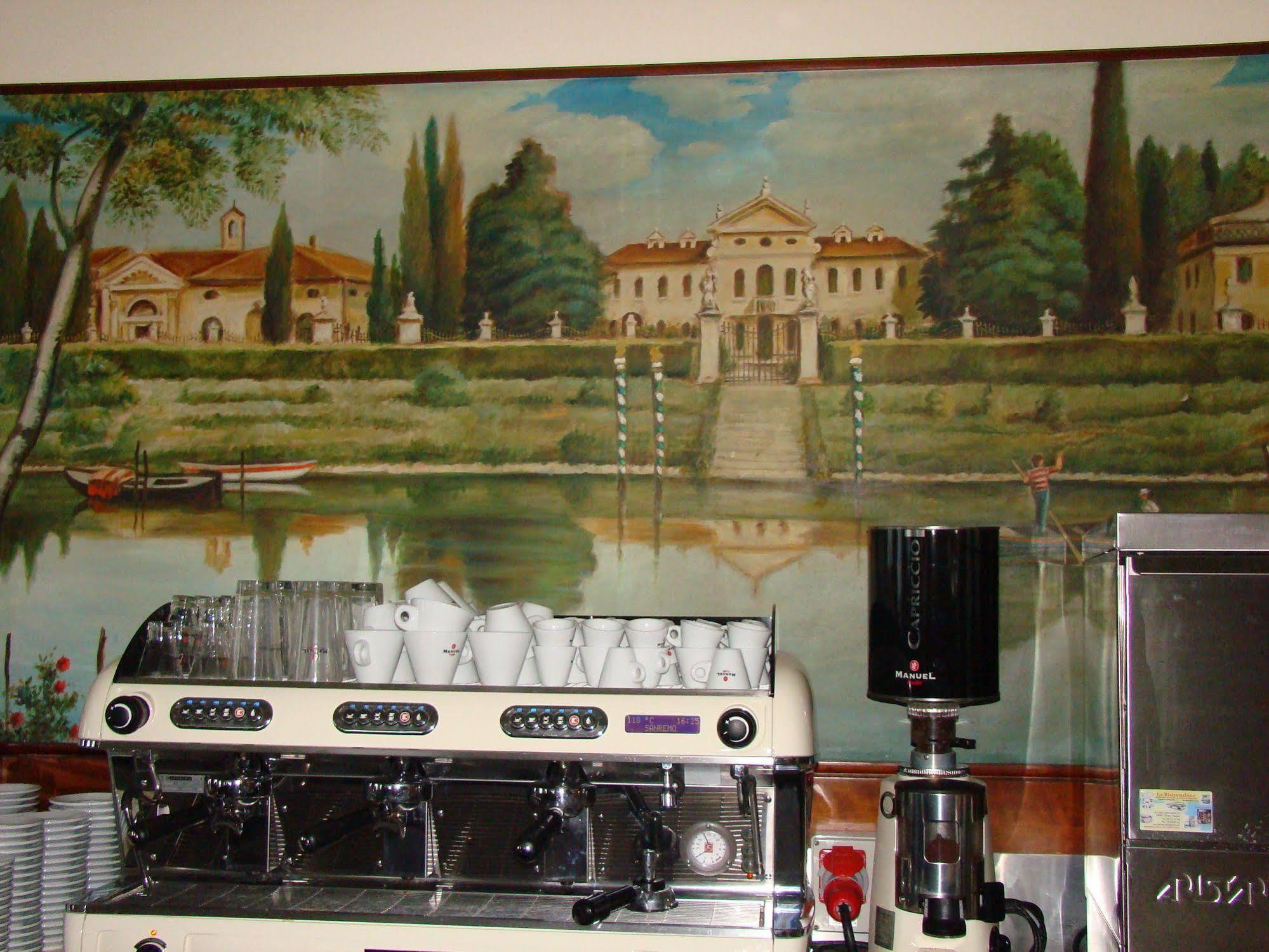 Hotel Alla Villa Fini Dolo Bagian luar foto